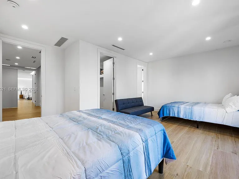 638 Lakeside Hbr — Photo 22