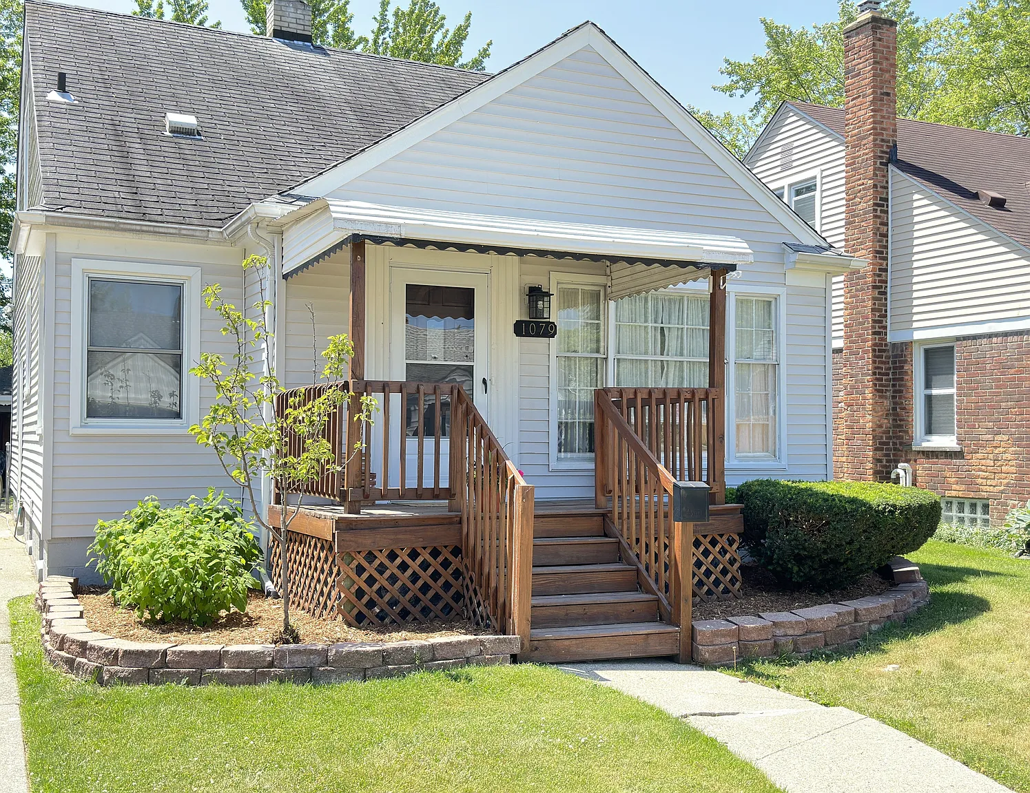 1079 Cambridge Rd photo 1