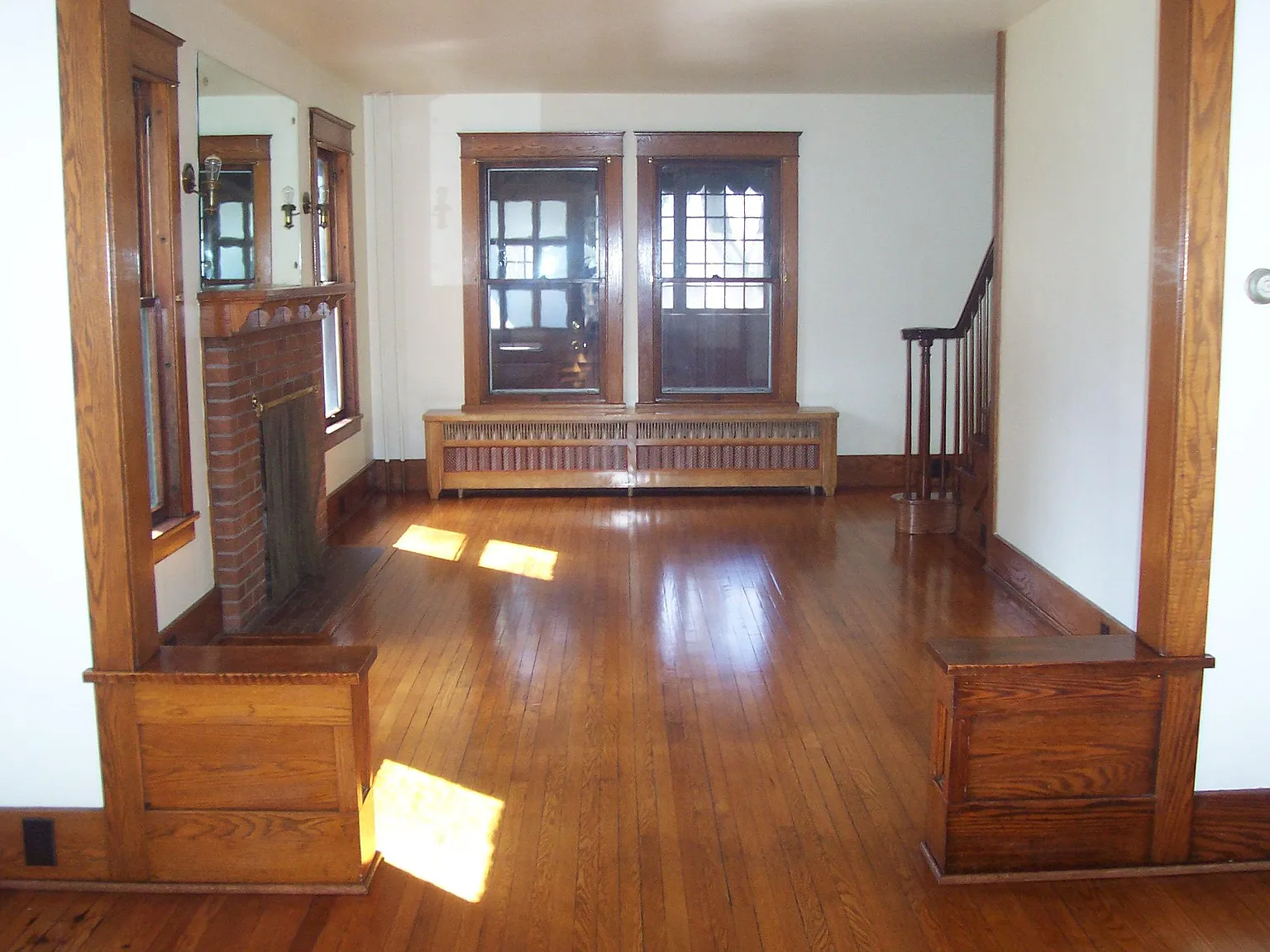713 N Cayuga St — Photo 2
