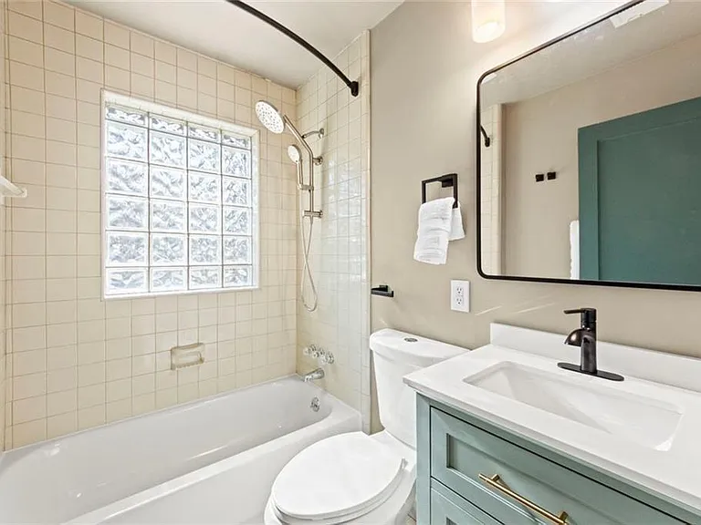1333 Victor Rd NE — Photo 27