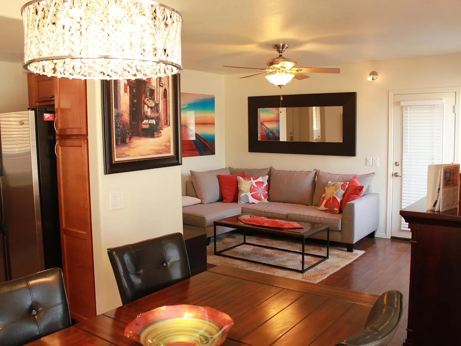 2 bed, 1059 sqft, $2,100 — Photo 2