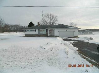 839 E Pike St, Jackson Center, OH 45334