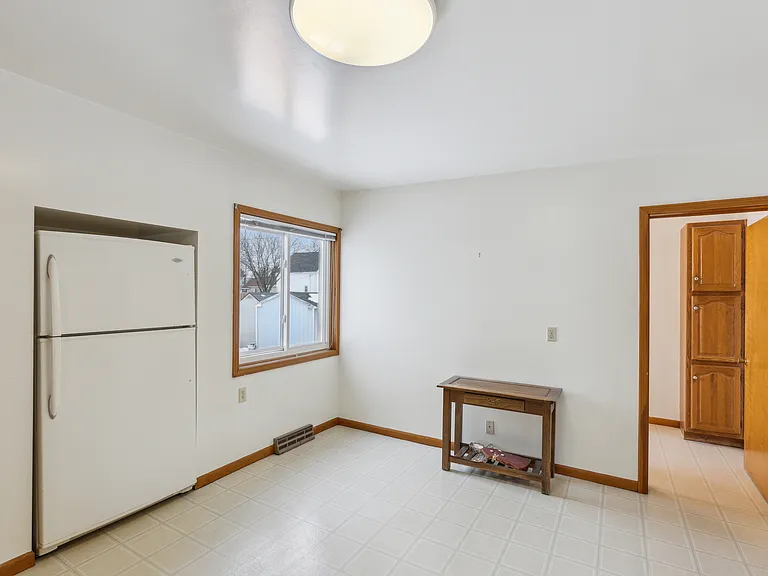 2206 S Monroe St — Photo 2