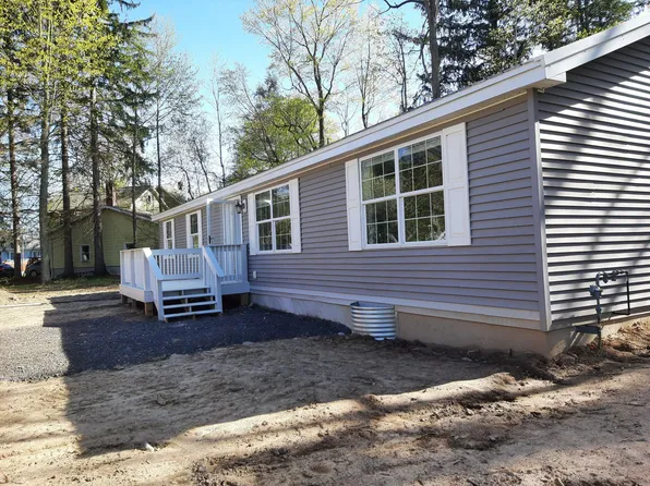 6173 Lake Ave, Wolcott, NY 14590