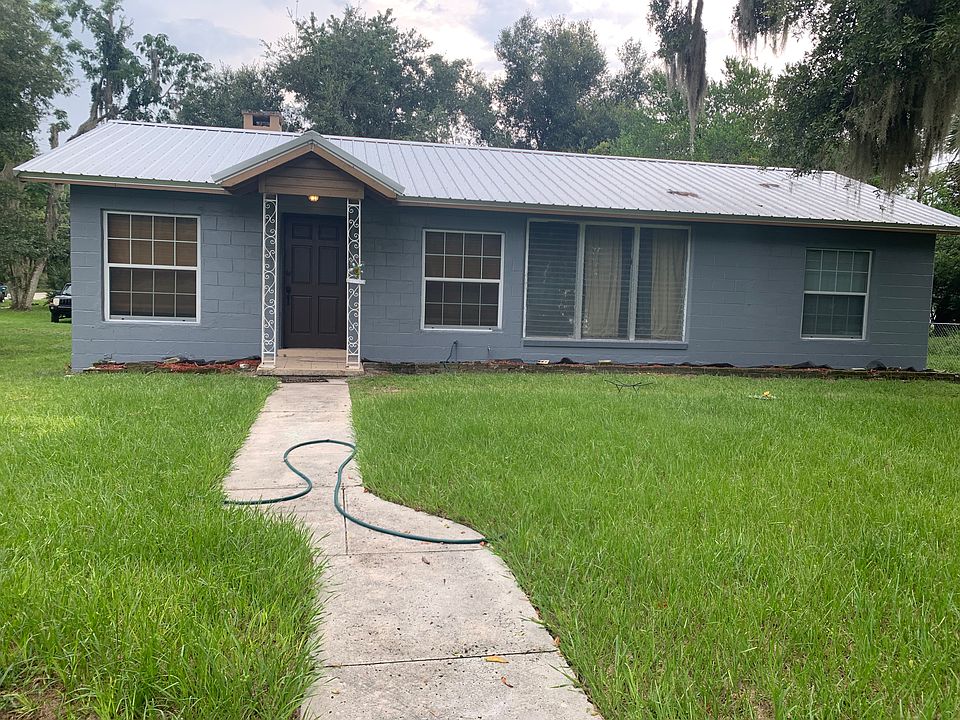 1st image of 902 Camphor Ln