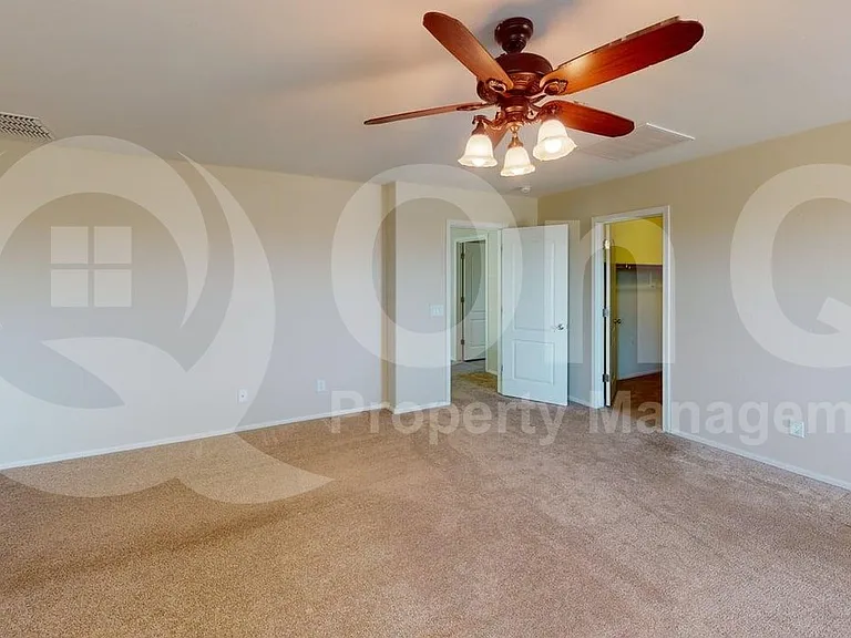 10821 W Elm St — Photo 10