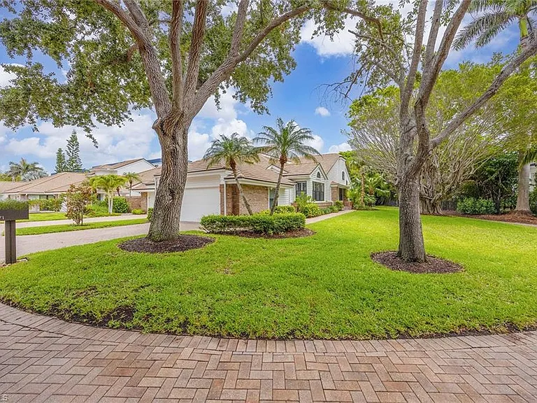 571 Park Shore Dr #G-6 — Photo 2