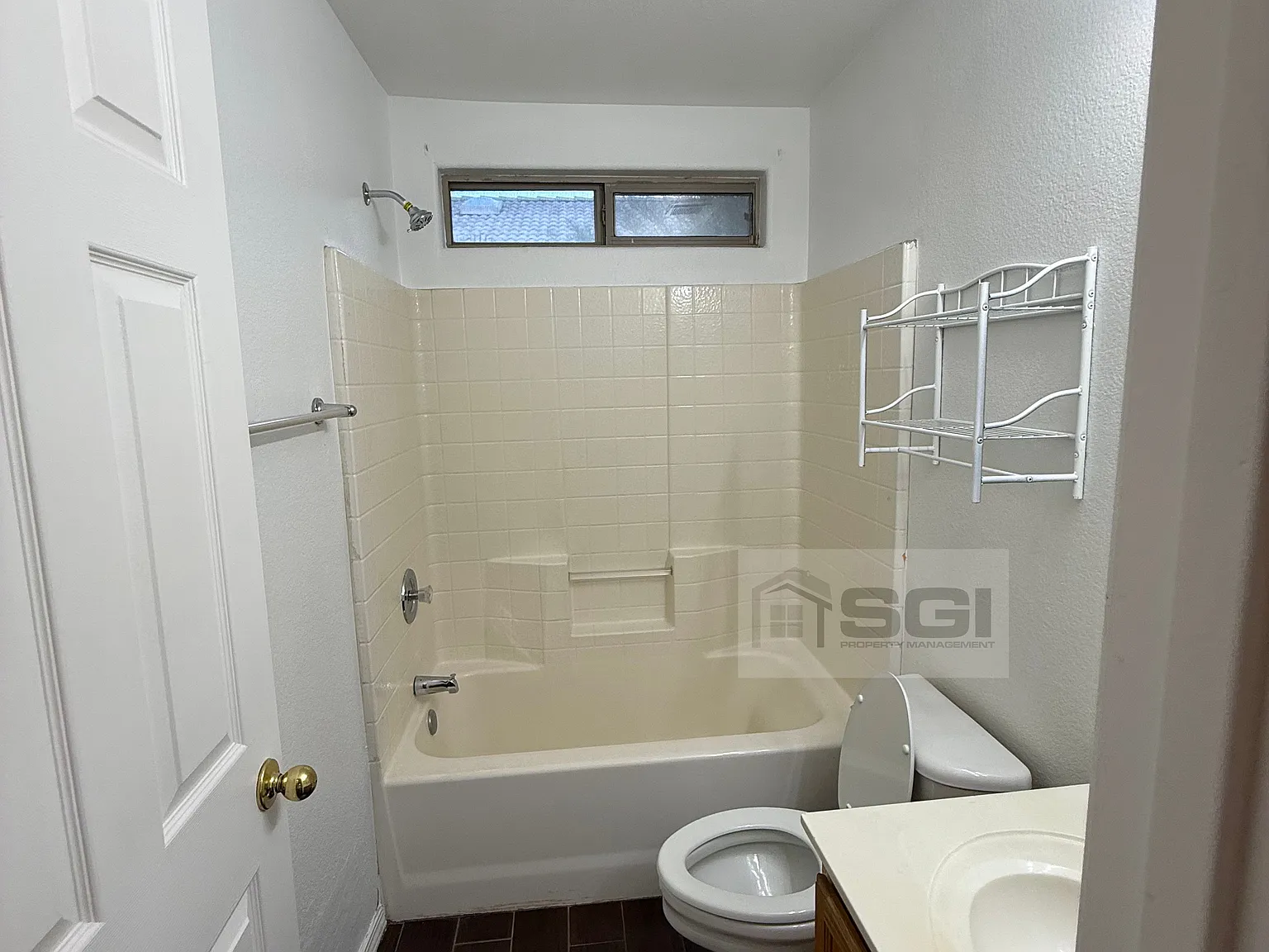 Nice single story 3 Bedroom Home — Photo 4