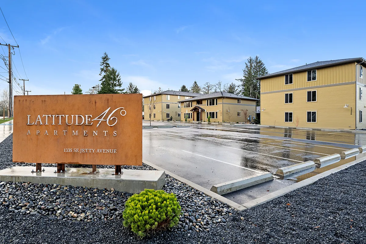 Building Photo - Latitude 46 Apartments