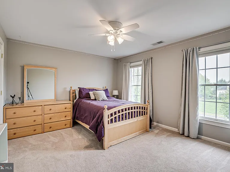 5 Erin Ct — Photo 18