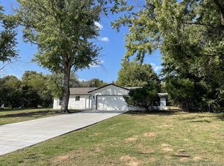 19601 E 131st Pl S, Broken Arrow, OK 74014