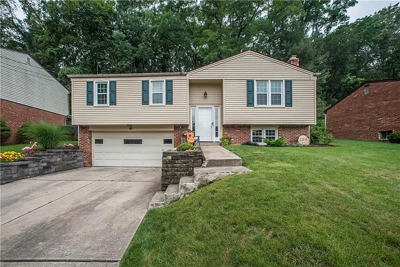 180 Cypress Dr photo 1