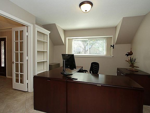 5th image of 5811 Olympia Fields Ln