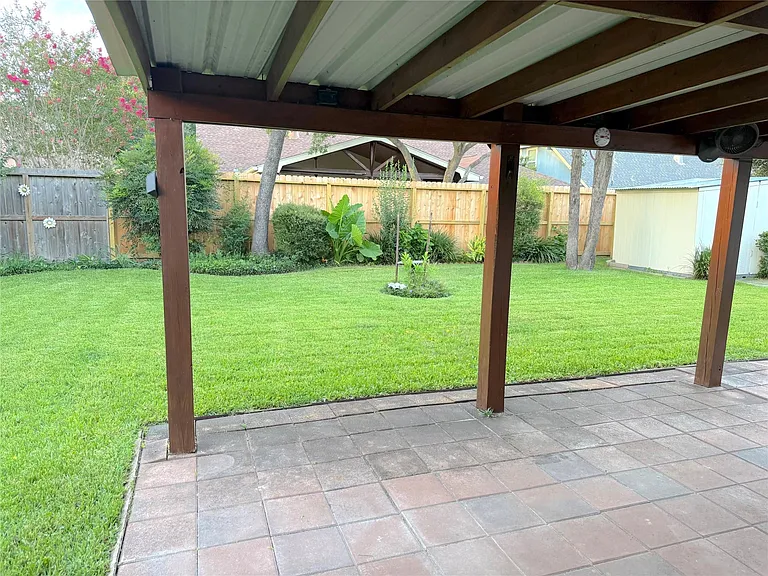 9510 Strawgrass Dr — Photo 13