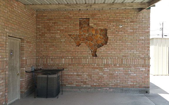 2nd image of 4705 Raven Cir N