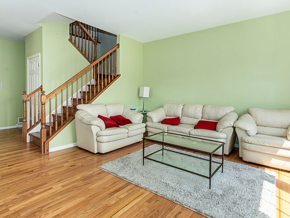 4th image of 796 S Winchester Dr