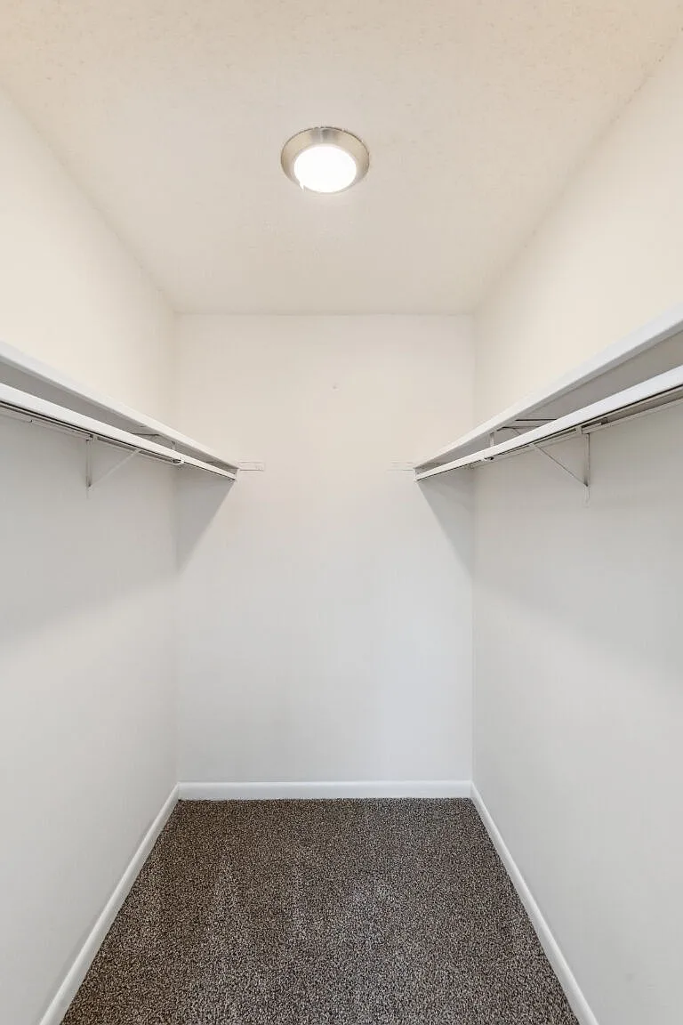 Meadow Glen Apartments — Photo 4