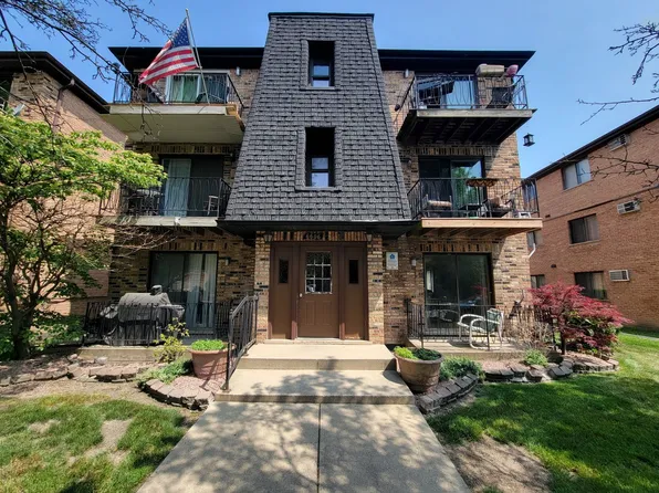 6606 W 64th Pl APT 1B, Chicago, IL 60638