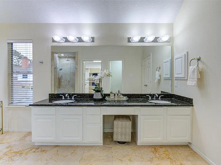 2327 Centerbrook Ln — Photo 38