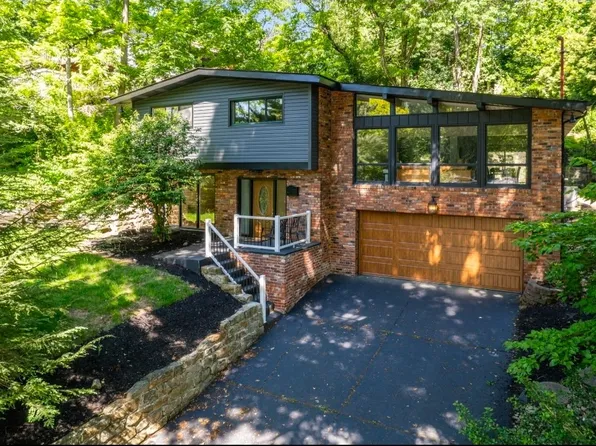 2317 Marbury Rd, Pittsburgh, PA 15221