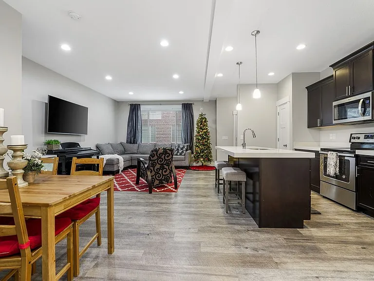 9288 S Castlebury Ct — Photo 14