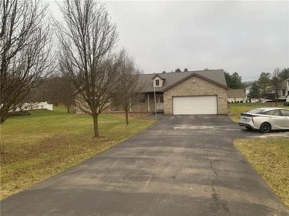 141 Applewood Ln, Slippery Rock, PA 16057