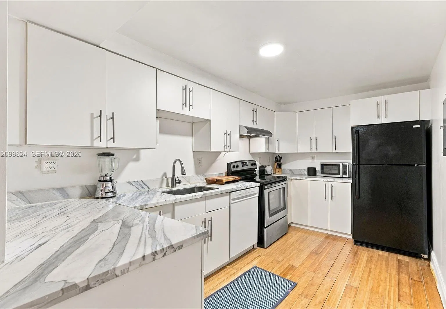 1051 Meridian Ave — Photo 1