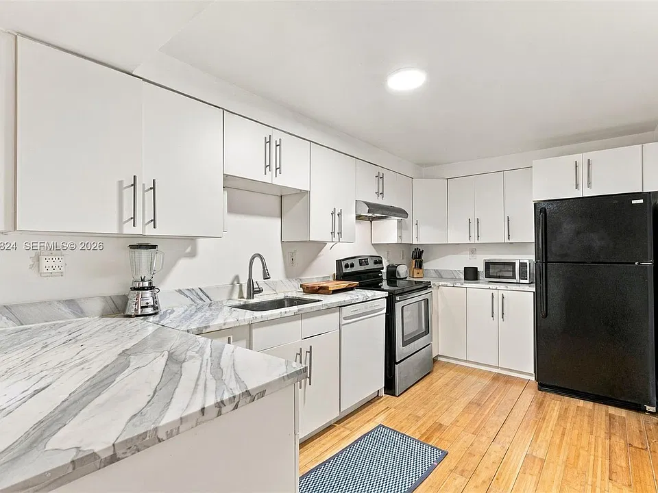 1051 Meridian Ave #1