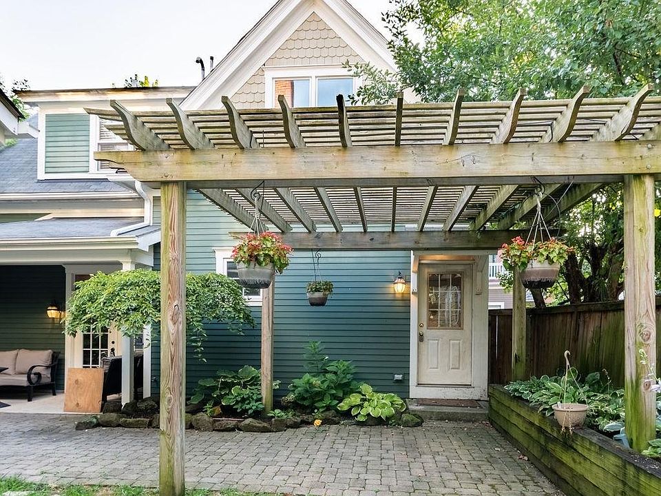 1st image of 692 Neil Ave #692