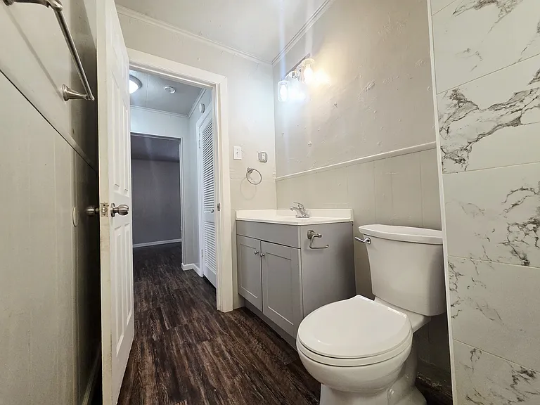 307 E Kittyhawk Dr — Photo 5