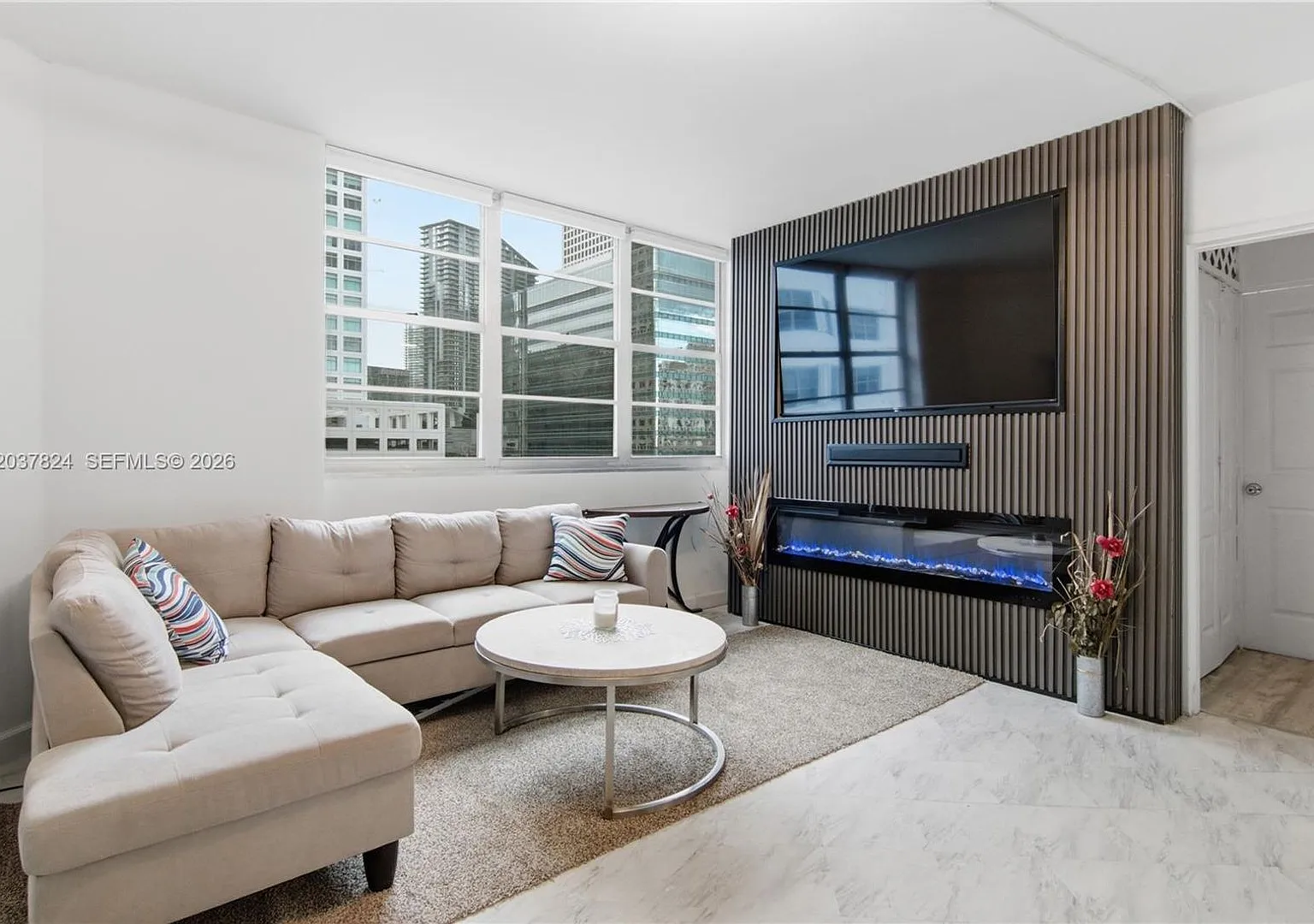 801 Brickell Bay Drive 764, Miami, FL 33131 - 2937 — Photo 3