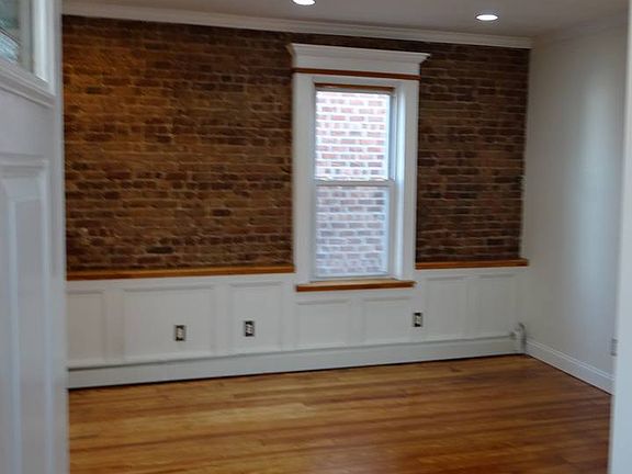 4th image of 5408 72nd St #1