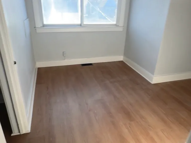 2505 Inglis St — Photo 9