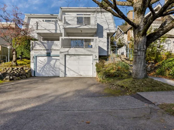 232 E 11th St, North Vancouver, BC V7L 2G7