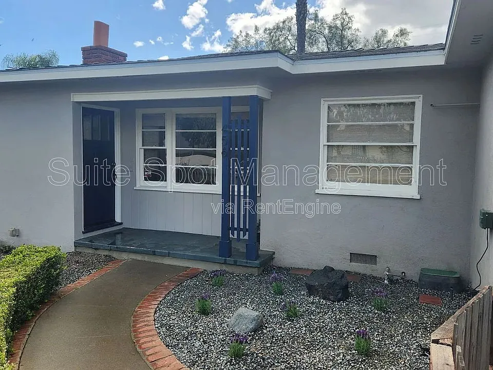 456 N Batavia St #456