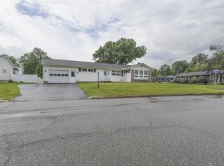 42 Suburban Square, South Burlington, VT 05403