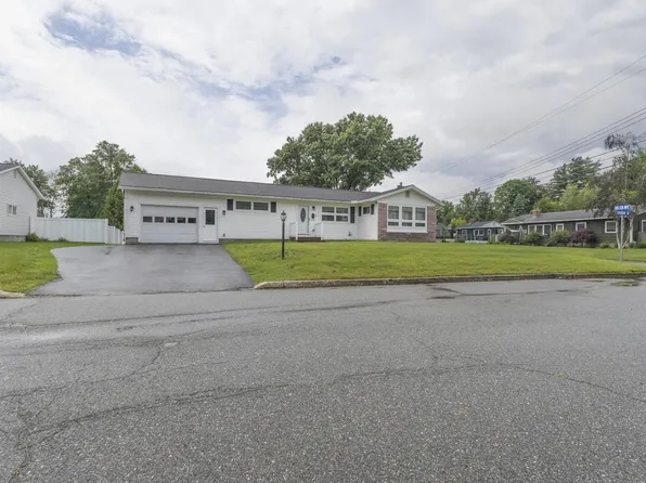 42 Suburban Square, South Burlington, VT 05403