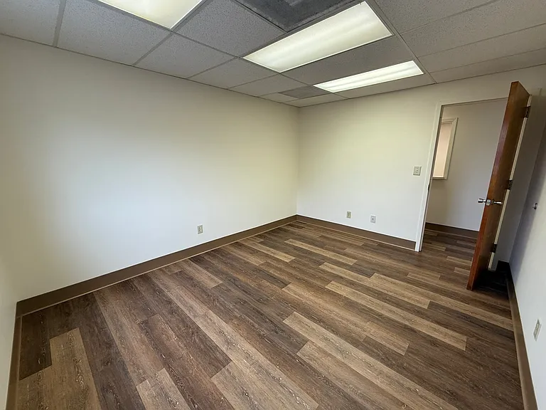 1230 Woodland Dr #117 — Photo 5