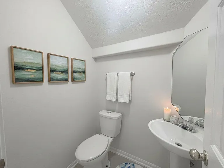 18807 Harbor Key Cir — Photo 41