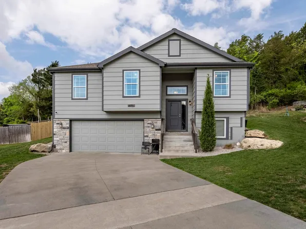 4926 Shadowridge Dr, Manhattan, KS 66503