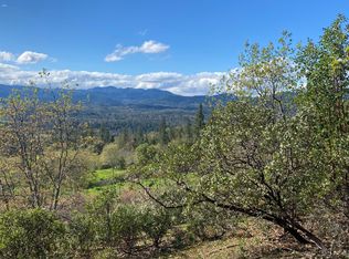 928 N Schoolhouse Creek Rd, Grants Pass, OR 97526