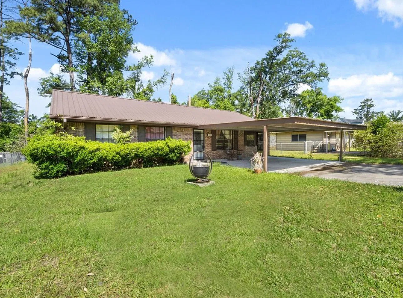 3 bed, 1420 sqft, $1,500 — Photo 1