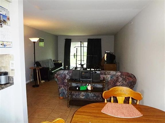 5th image of 1815 Whitechapel Dr APT 1A