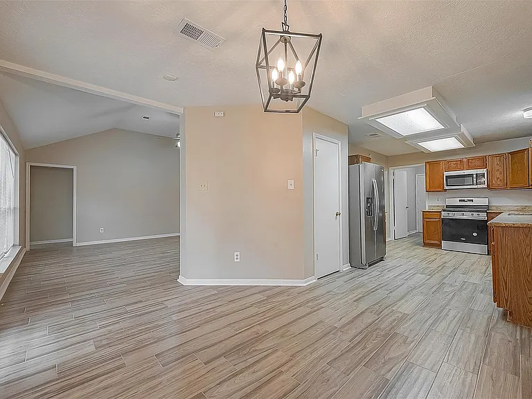 22319 Rangeview Dr — Photo 17
