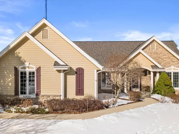 N54W16684 Ravenwood DRIVE, Menomonee Falls, WI 53051