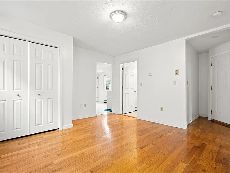 8 Walnut St #2 — Photo 2