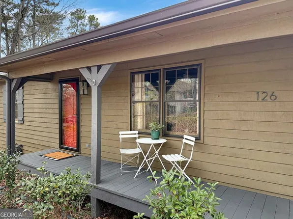 126 E Lake Dr, Roswell, GA 30075