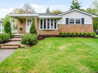 366 Reitman Ct, Rochester Hills, MI 48307