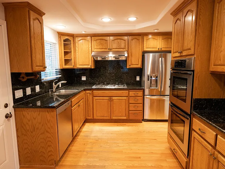 609 Poinsettia Ave — Photo 3
