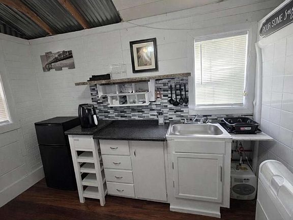 5th image of 2298 Tilson Cir #B